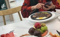 亲切的金子打扑克的视频